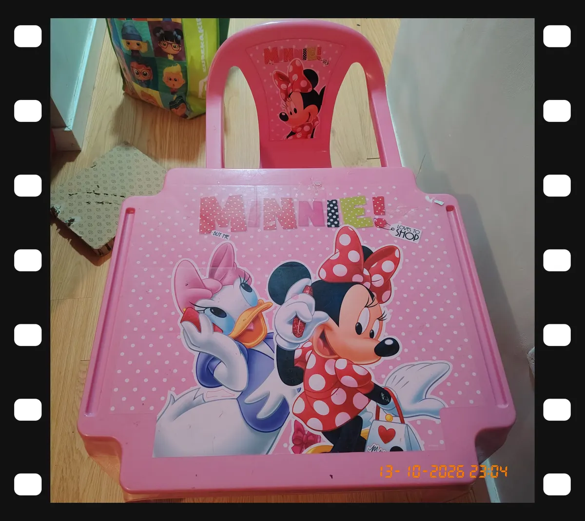 Mesa y silla infantil de Minnie