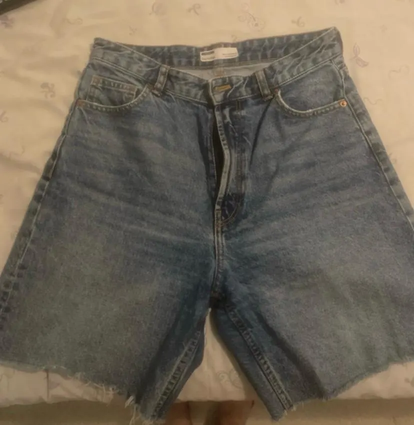 Pantalón vaquero corto azul, talla 38