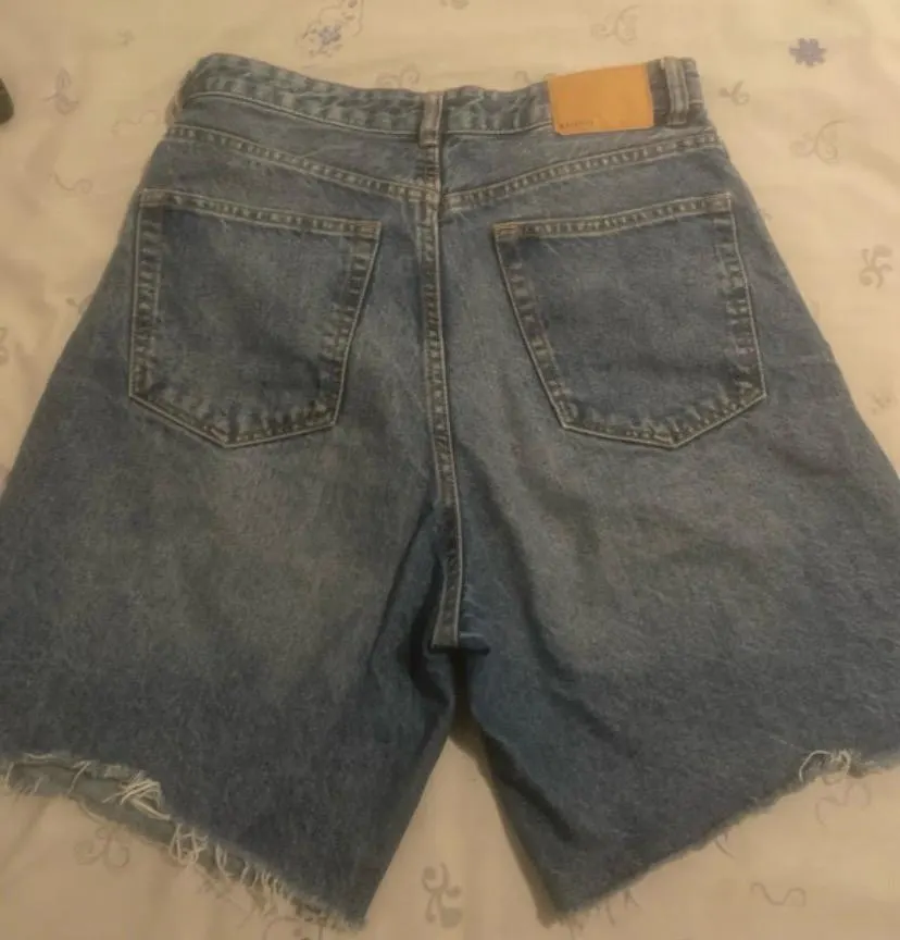 Pantalón vaquero corto azul, talla 38, foto 2
